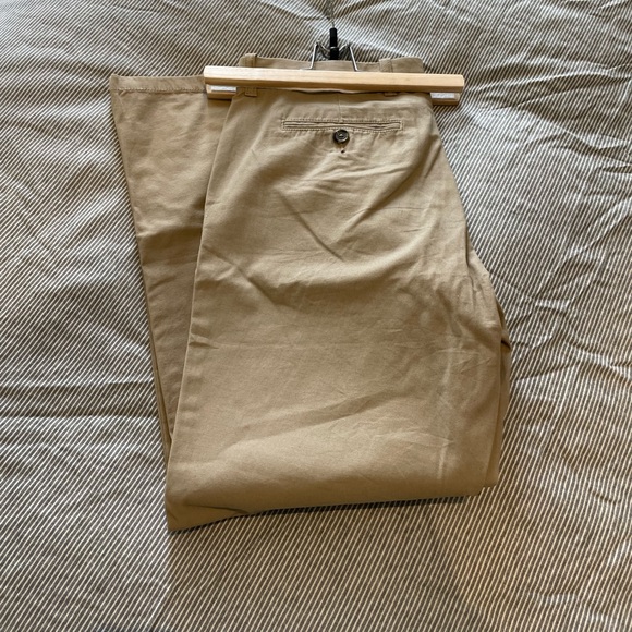 32 x 30 Beige Tommy Hilfiger Pants - Picture 6 of 6